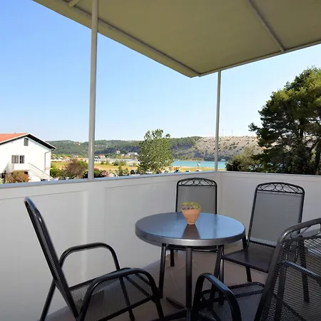 Frane & Ivanka Gabric 洛帕